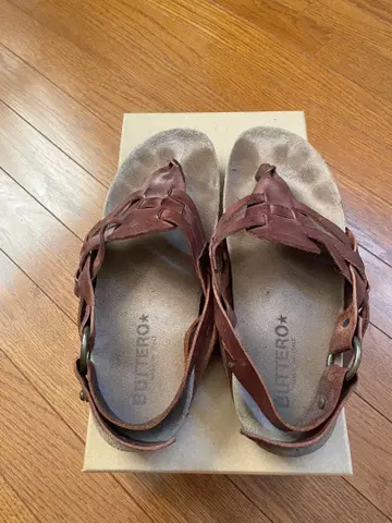 BUTTERO 가죽 브라운 샌들