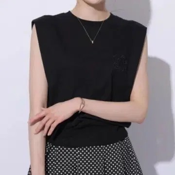 아푸와이저 리셰 가슴 자수 프렌치 슬리브 티셔츠 블랙 M 상당 2
