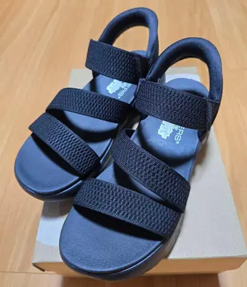 SKECHERS Swift Fit 스포츠 샌들 23cm 블랙