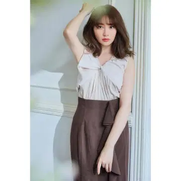 Her lip to Twisted Silkette Jersey Top