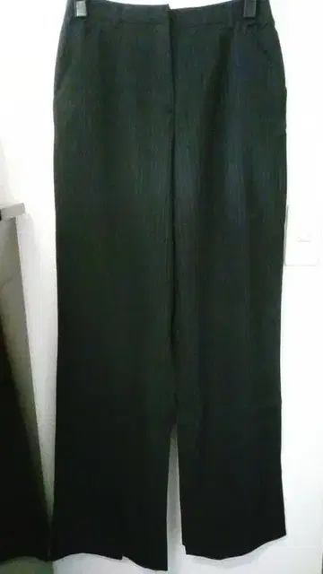 미사용 D&G 오른쪽 밑단 백 슬릿 핀스트라이프 팬츠