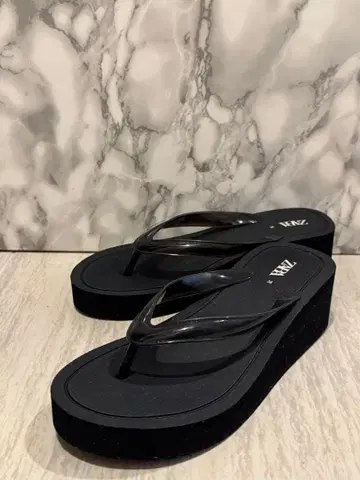 [미사용 새상품] ZARA 통굽 플립플랍 36cm(23~23.5cm)