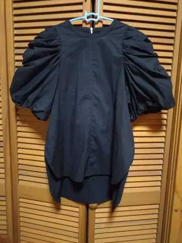퍼프 슬리브 블라우스 블랙