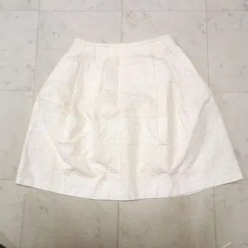 TOCCA 토카 무릎 기장 플레어 스커트 자수 꽃무늬 4