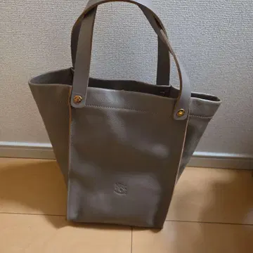 IL BISONTE 일비종떼 가죽 핸드백