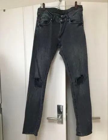 토사카 히로오미 H&M 남성용 데미지 가공 데님 팬츠 블랙