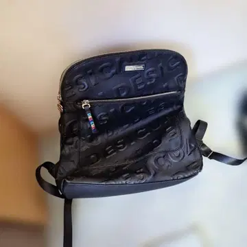 데시구알 백