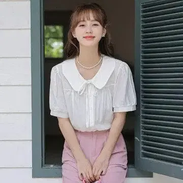 둥근 카라 퍼프 슬리브 반팔 블라우스 리본