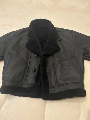 GIRA 가죽 자켓 무스탕 자켓 블랙