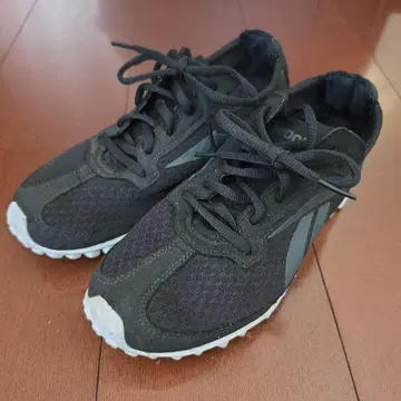 Reebok 스니커즈 블랙 23.5
