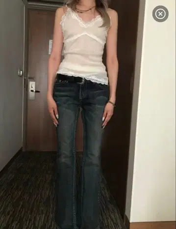 Kyoiii 워시드 아웃 플레어 데님 팬츠 블루 한국
