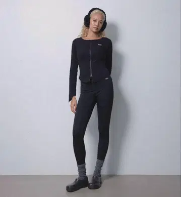 ALEXIA STAM 웰니스 집업 립 탑 M 사이즈