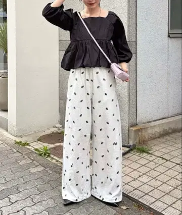 kastane 플라워 스티치 와이드 팬츠