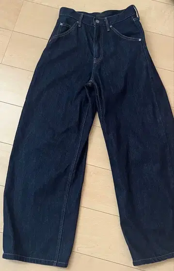 UNIQLO 배기 배럴 레그 청바지