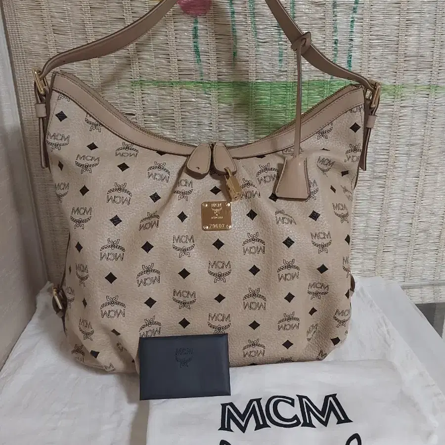 정품)MCM 여성 숄더백 호보백 베이지