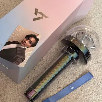 SEVENTEEN 응원봉 캐럿봉 트레이딩 카드 포함