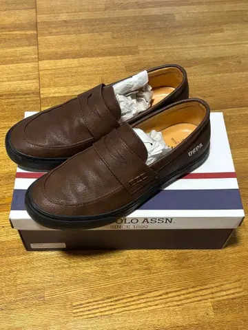 새상품급 U.S. POLO ASSN. 로퍼 브라운 24.5cm 박스 있음