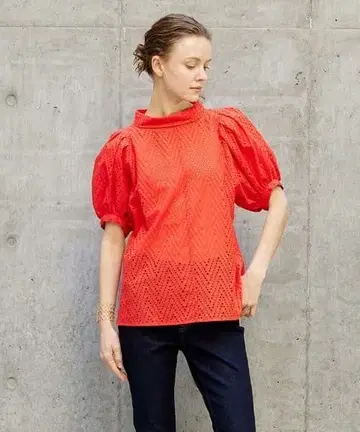 INED 자수 레이스 블라우스 레드 오렌지 퍼프 슬리브 컷워크 하이넥