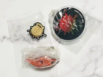 조조조 핀 배지 샌들