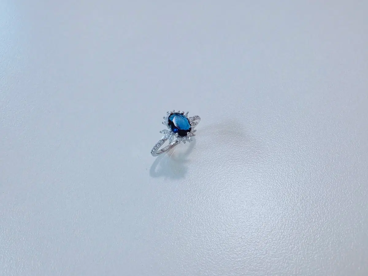 블루큐빅라인반지