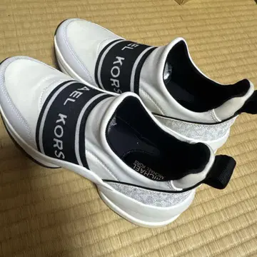 마이클코어스 슬립온 타입 스니커즈 사이즈 23cm