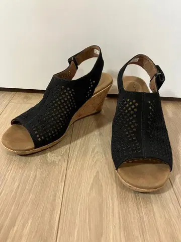 컨디션 최상 Rockport 블랙 메쉬 웨지 샌들 24cm