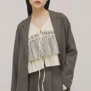 택 포함 미사용 새상품 프릴 레이어드 블라우스