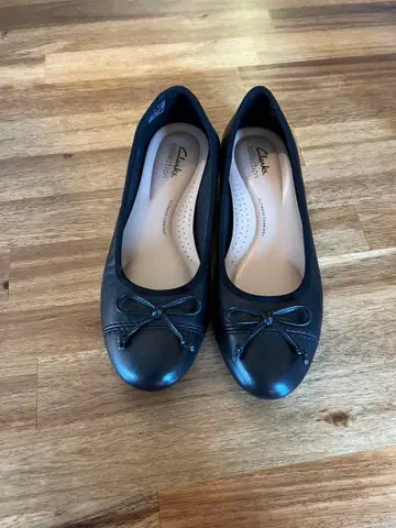 [새상품급] Clarks 클락스 블랙 발레 슈즈 펌프스 24cm