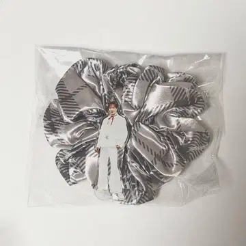 SHOW-WA 시오타 마사키 아크릴 참 포함 스크런치