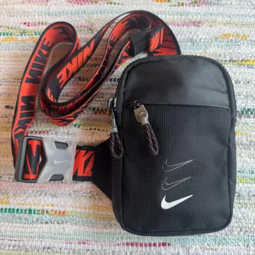 NIKE 바디 숄더백 ( 스트랩 조정 가능 )