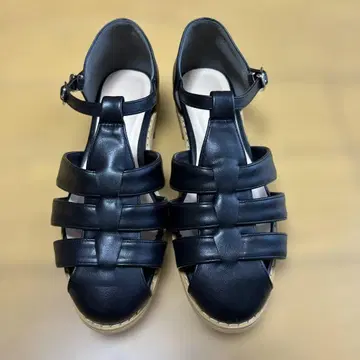 어반 리서치 도어스 구르카 샌들 블랙 23.5cm 37