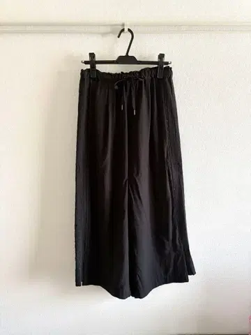 와이드 실루엣 팬츠 블랙