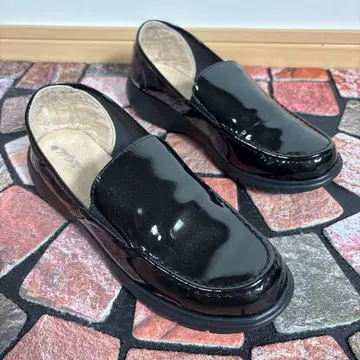 랙랙 하늘을 나는 펌프스 여성용 슬립온 블랙 에나멜