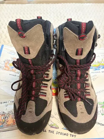 마무트 트레킹 슈즈 23.5cm