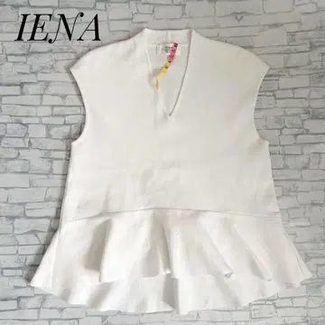 [ 새상품급 ] IENA V넥 슬리브리스 페플럼 상의 화이트