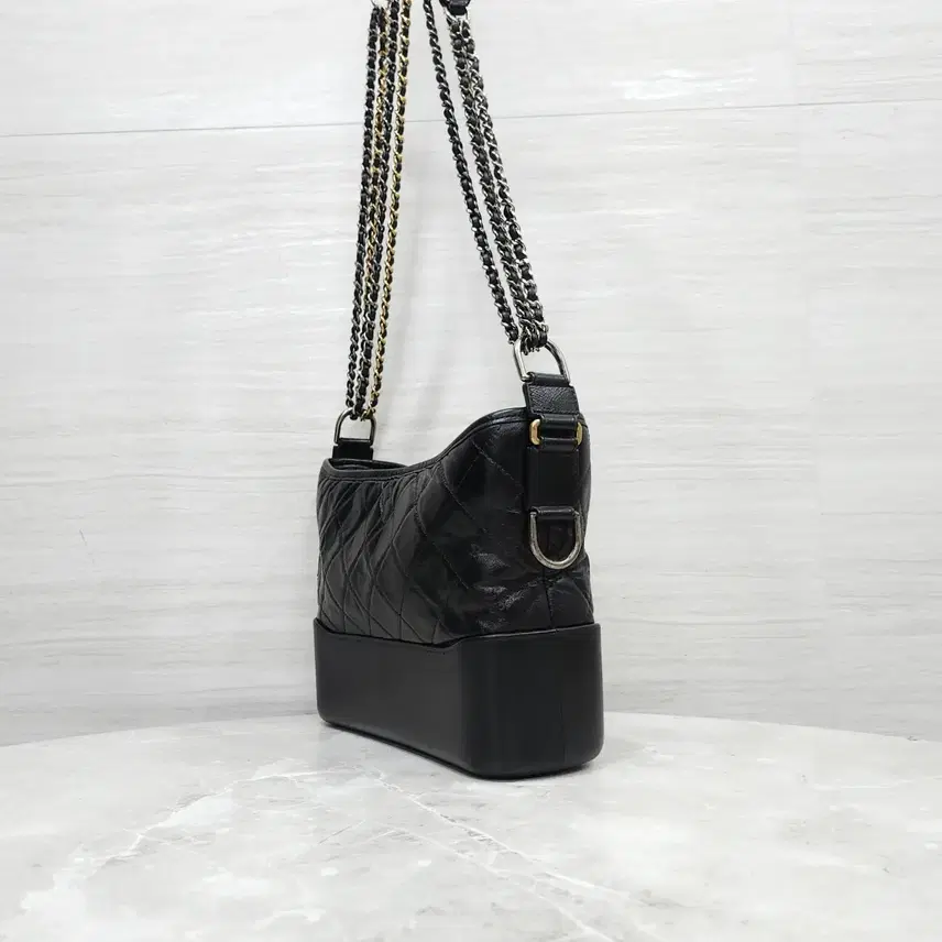 샤넬 가브리엘 호보백 스몰 블랙 금장 사진 2