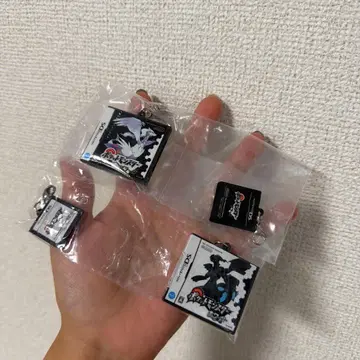 포켓몬스터 DS 미니어처 키링 블랙 화이트