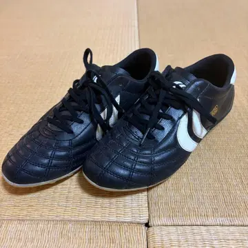 YASUDA 축구화 스파이크 블랙 화이트 size22