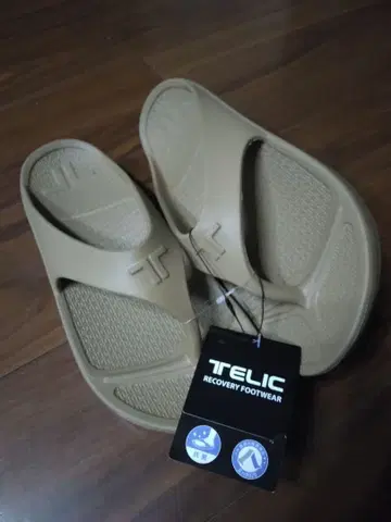 새상품 TELIC L 샌들 리커버리 샌들