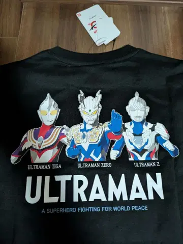 새상품 ULTRAMAN 60th 티셔츠 블랙 L 사이즈