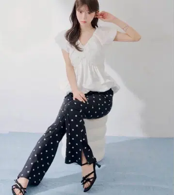 [ SALON by Chico ] 슬릿 슬림 플레어 팬츠 미사용 새상품