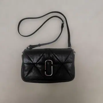 새상품급 MARCJACOBS 퍼피 다이아몬드 퀼팅 J 마크 핸드백
