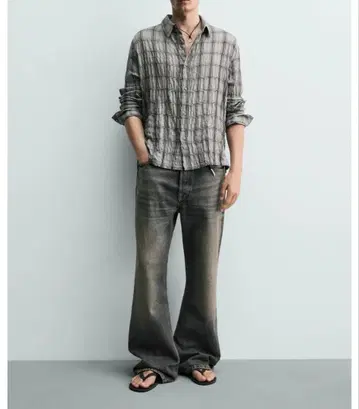 ZARA 엠보싱 가공 체크 셔츠