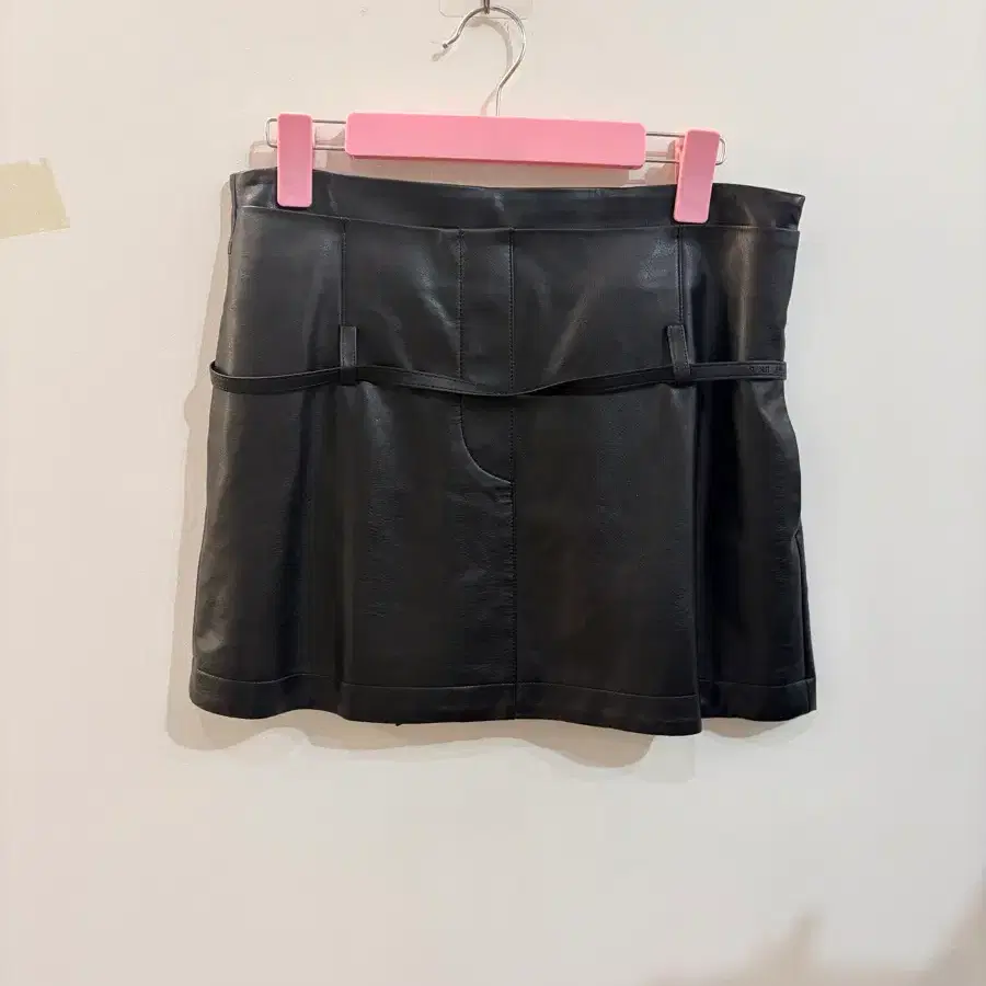 한섬 시스템 인조가죽 스커트 블랙