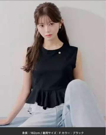 CHICO 슬리브리스 플리츠 레이어드 T 블랙