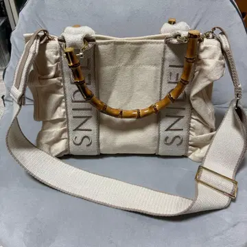 SNIDEL 프릴 로고 대나무 백 베이지