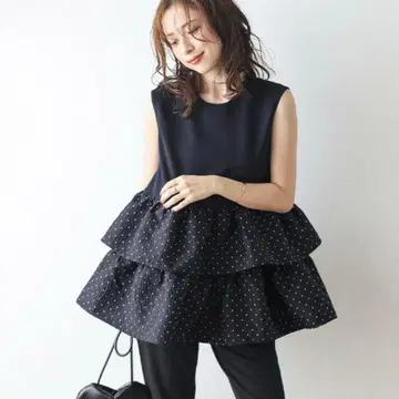 Lajour 도트 무늬 티어드 슬리브리스 상의 블랙