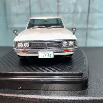 아오시마 1/24 스카이라인 2000GT 4도어