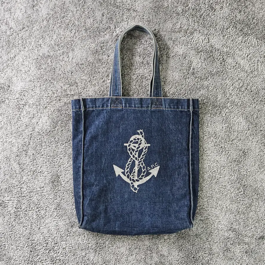 A.P.C. 앵커 데님 토트백