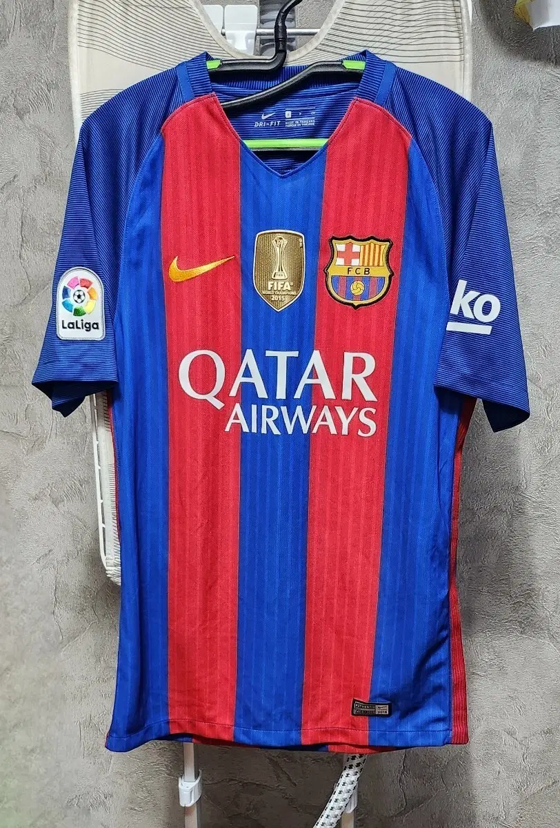 FC 바르셀로나 2015 FIFA 클럽 월드컵 우승 패치 유니폼